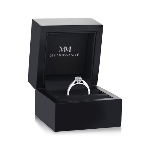 Eloise - Oval Solitaire Moissanite Ring