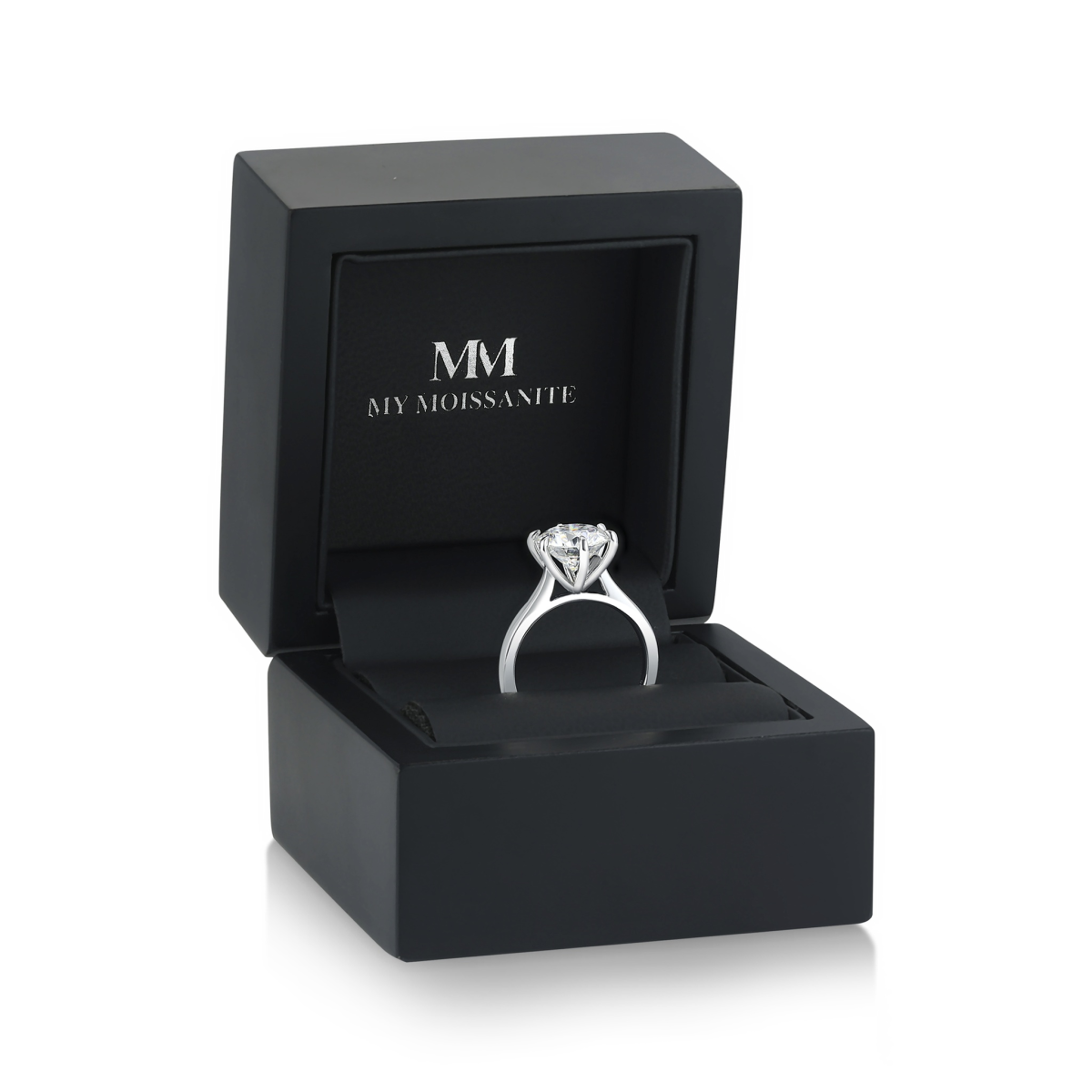 Circlique - Solitaire Moissanite Engagement Ring