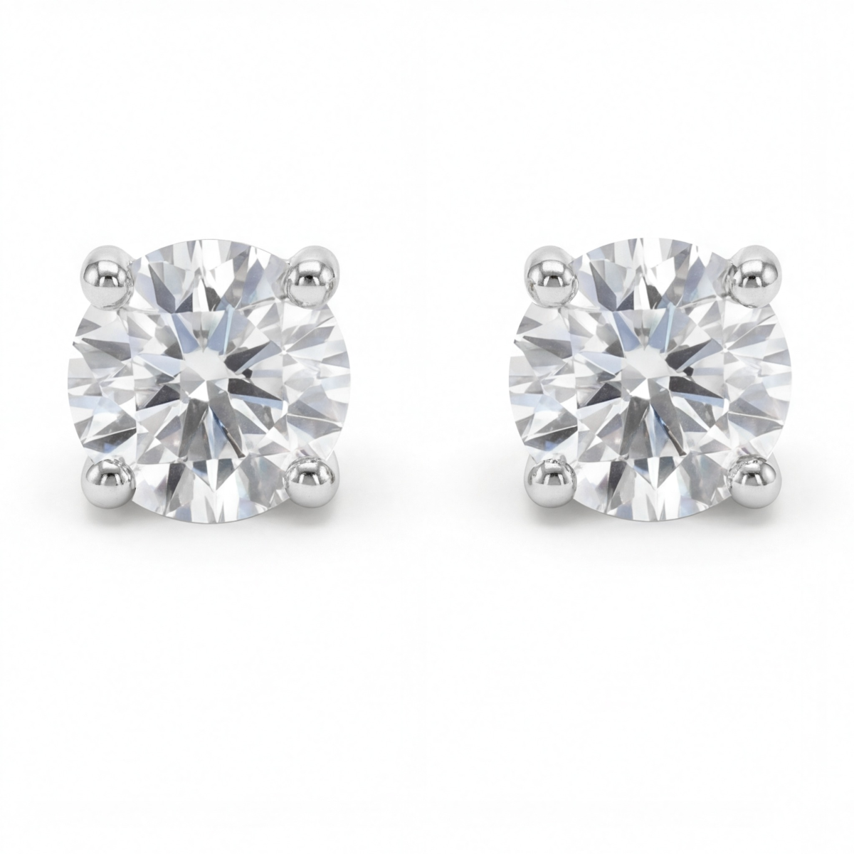 Nova - Moissanite Stud Earrings