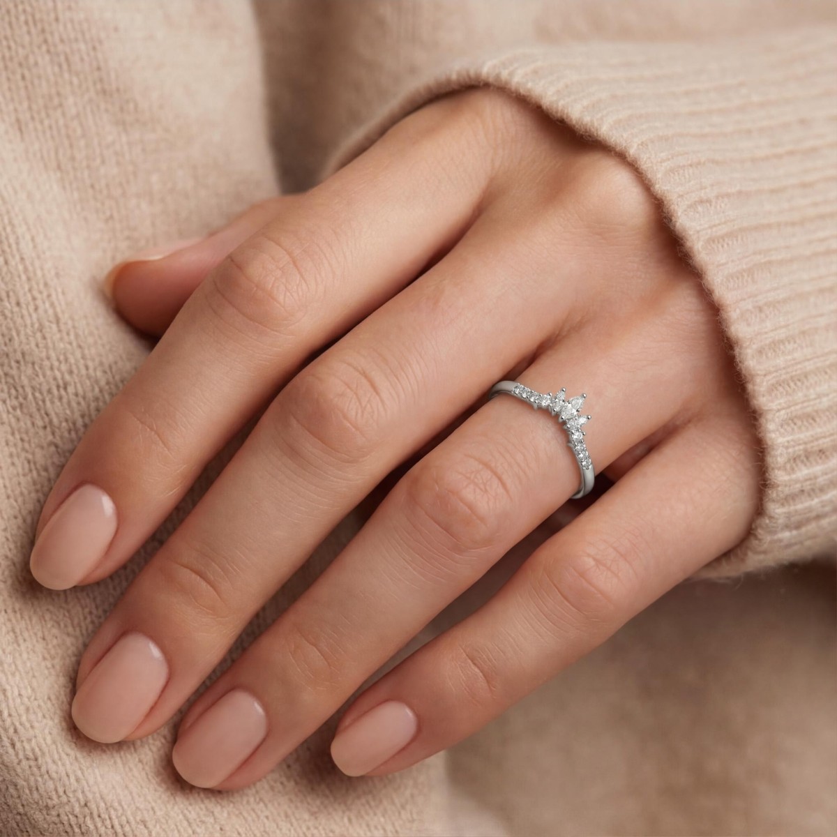 Serenella - Marquise and Round Moissanite Wedding Band