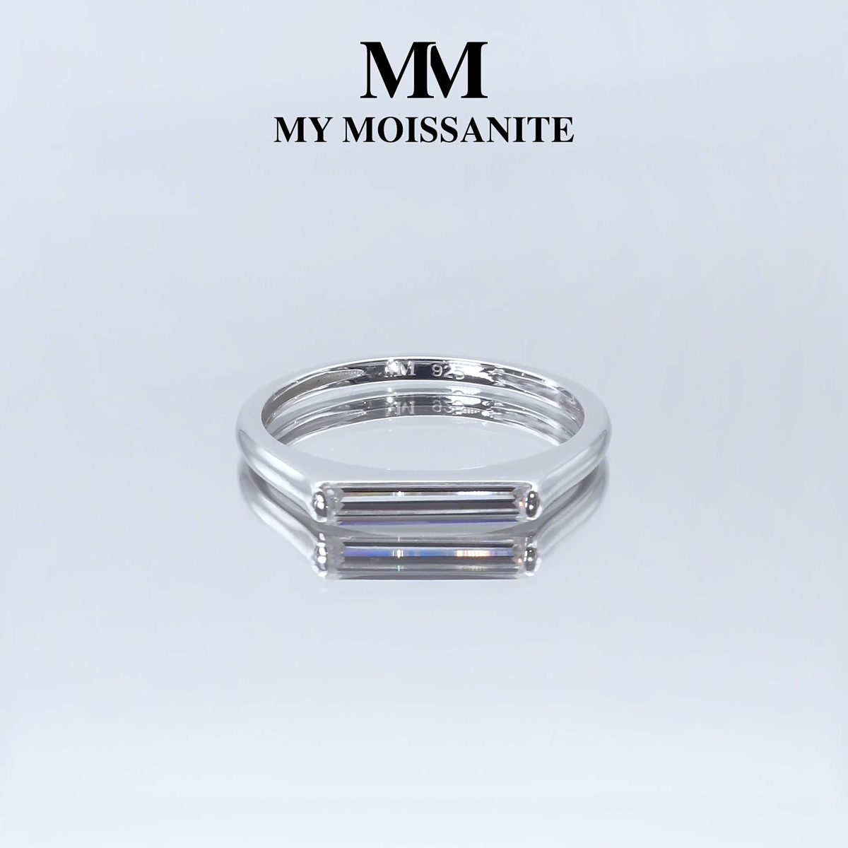 Aurelia - Solitaire Moissanite Baguette Ring