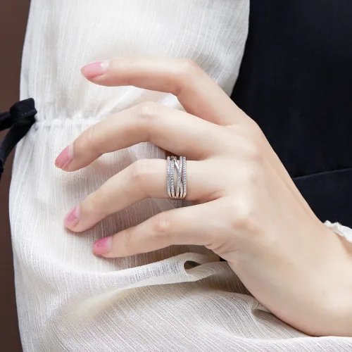 Estrella – Moissanite Cross-Over Line Ring - lifestyle