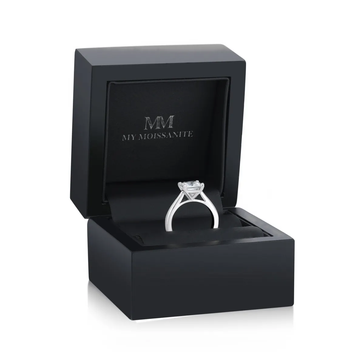 Iris – Princess Solitaire Moissanite Ring