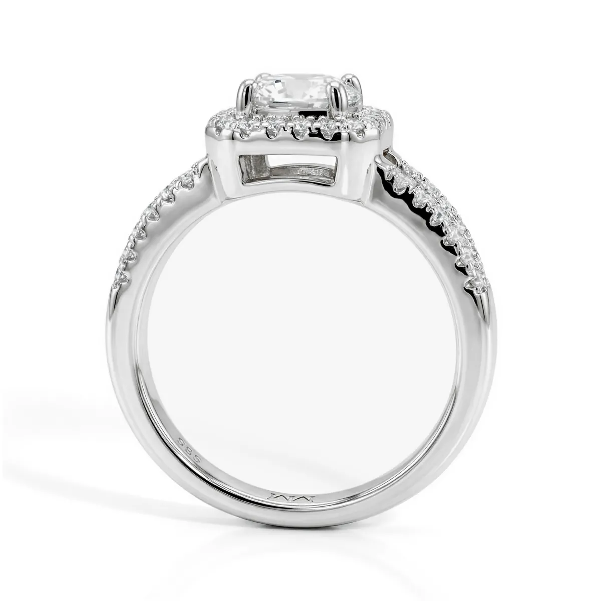 Evora – Moissanite Ring with Split-Shank in Halo Setting